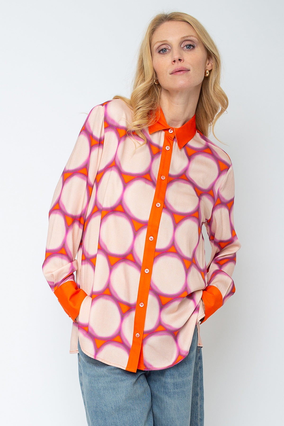 Bluse mit abgesetzem Kragen, Knopfleiste und Manschetten sand orange dot Bluse Emily van den Bergh