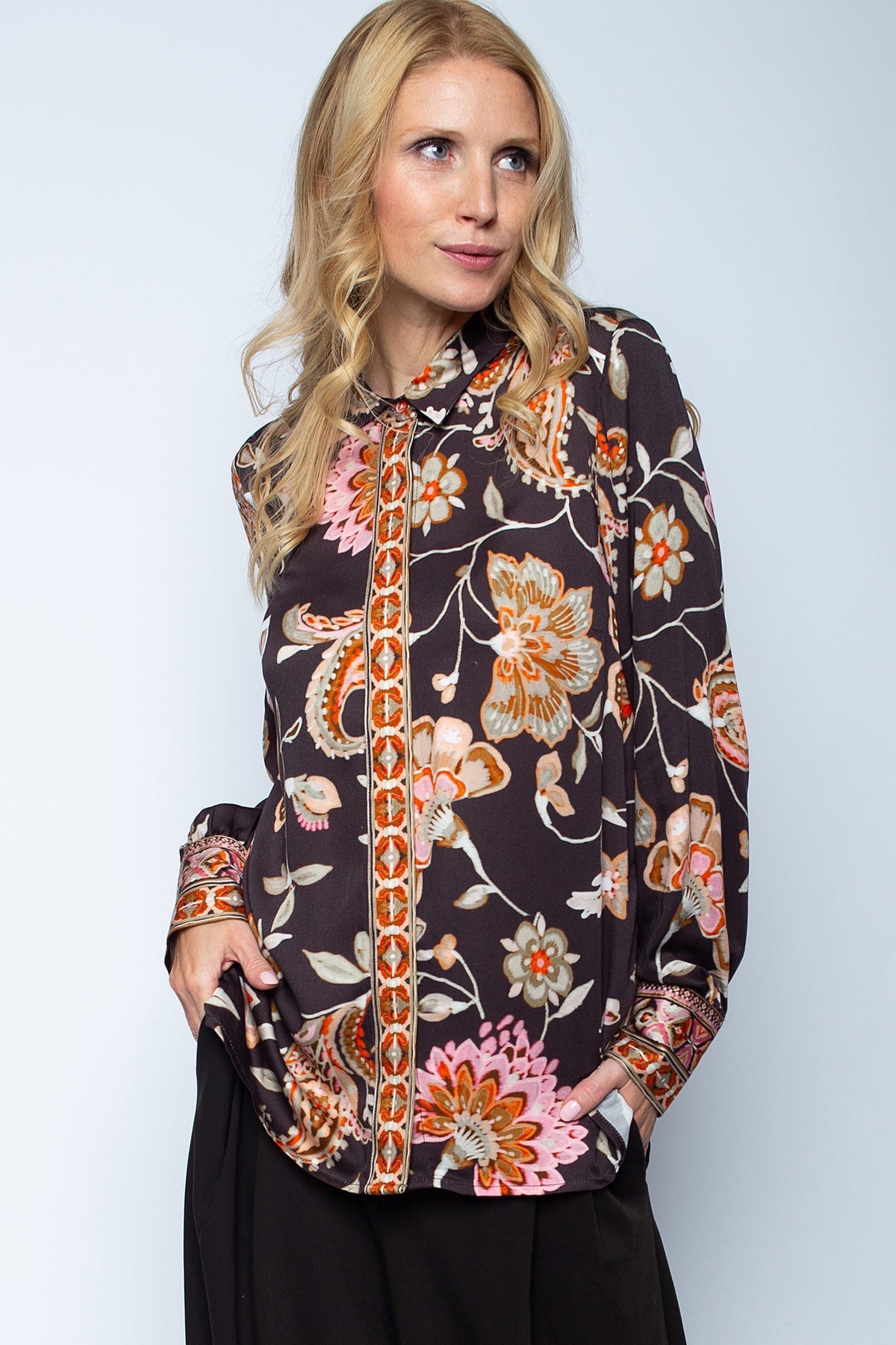 Bluse mit floralem Muster chocolate flowers Bluse Emily van den Bergh