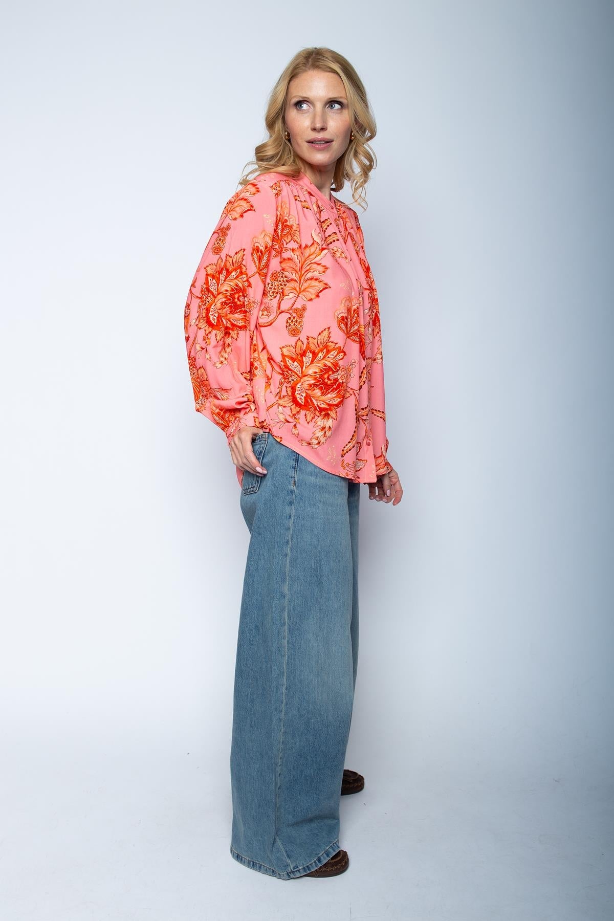 Bluse mit Stehkragen coral pink flowers Bluse Emily van den Bergh