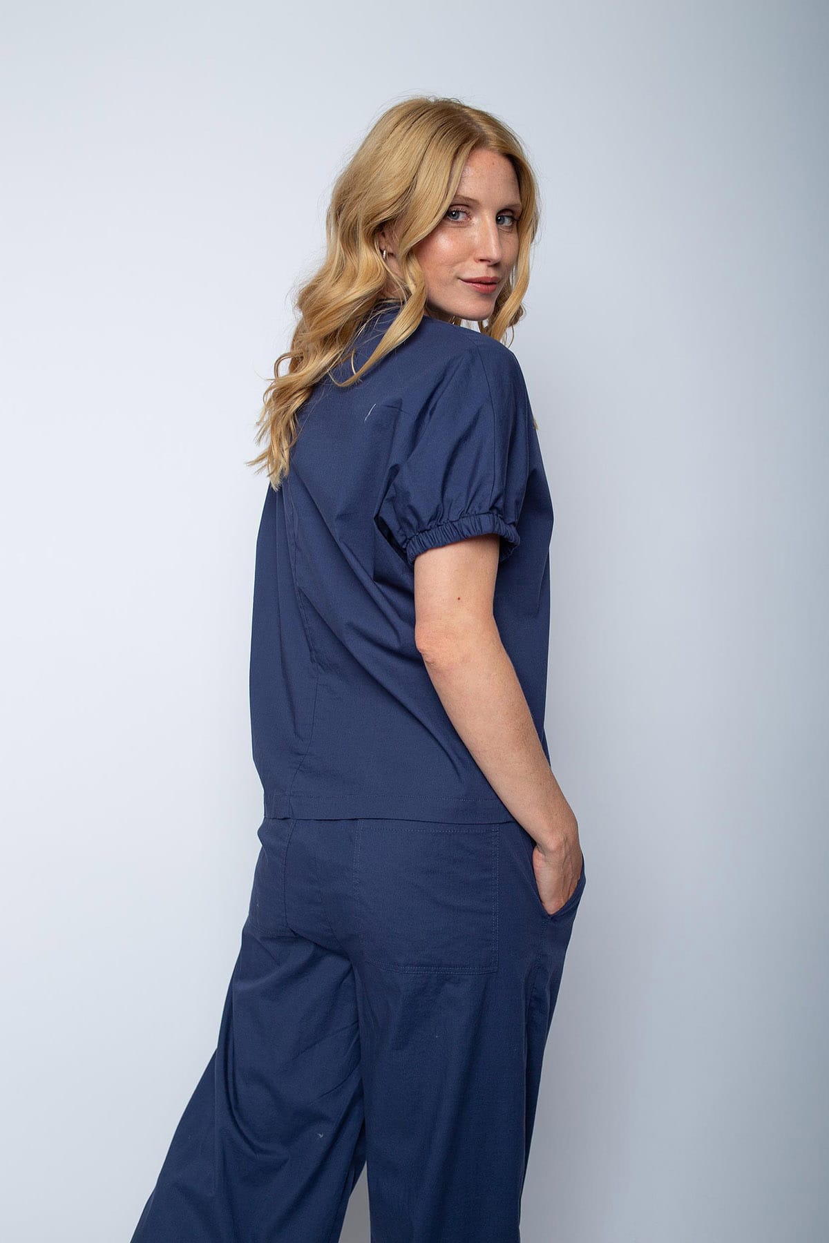 Damenbluse kurzarm navy Bluse Emily van den Bergh