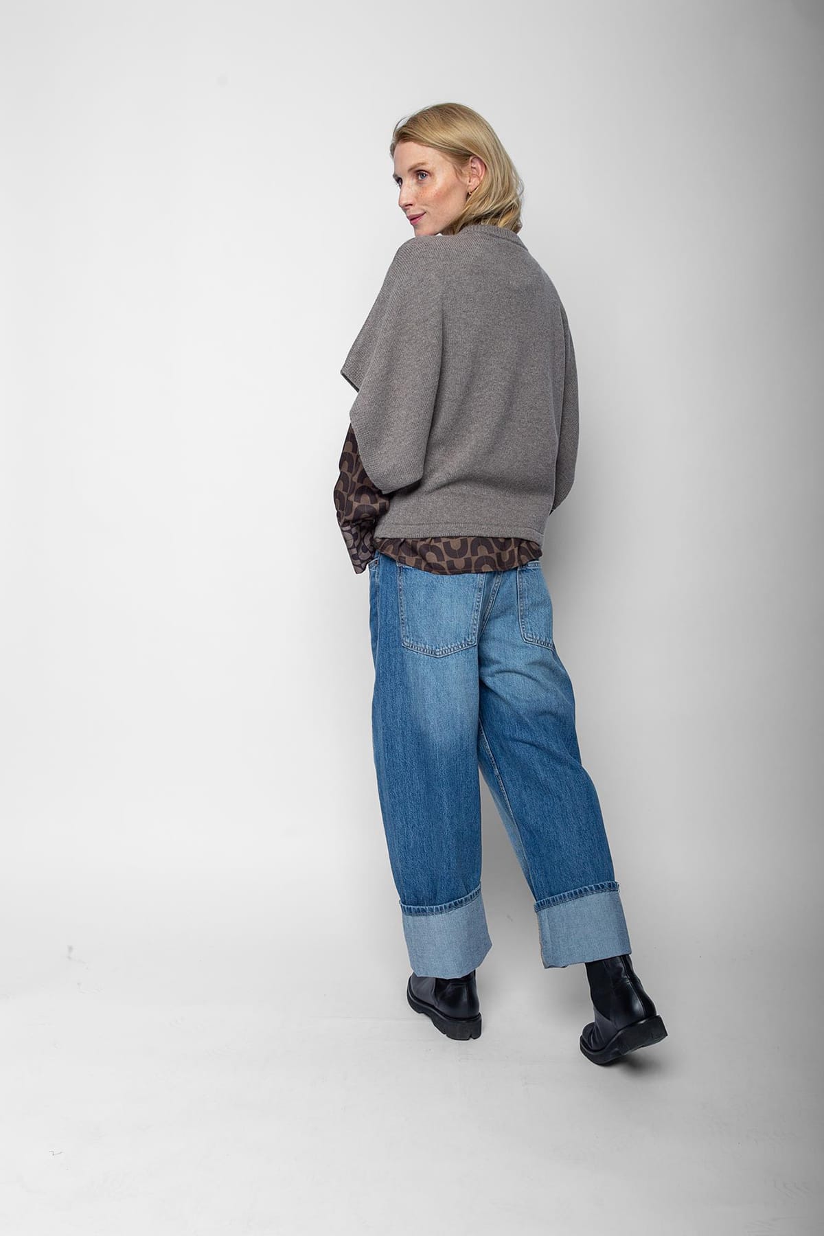Pullunder oversized taupe Pullunder Emily van den Bergh