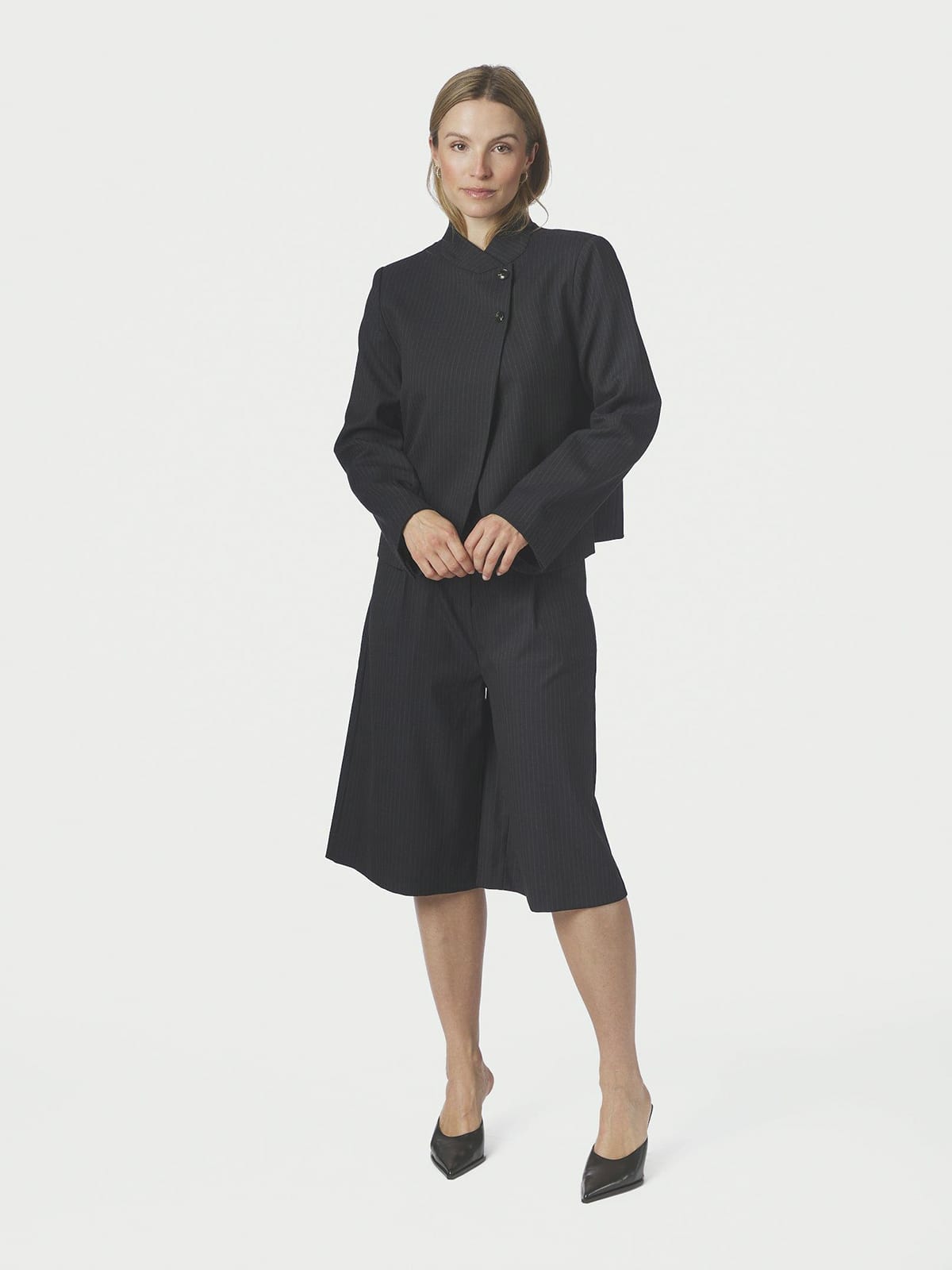 Shorts Rima Slim Pinstripe Dark Navy Shorts Neo Noir