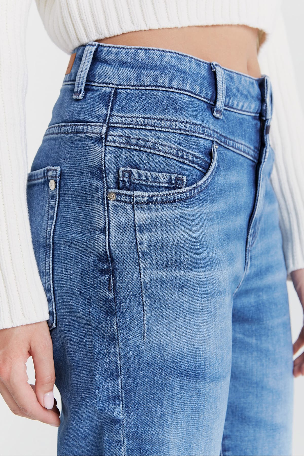 Boyfriend Jeans Victoria - Medium Blue Jeans C.O.J - Cup of Joe Denim