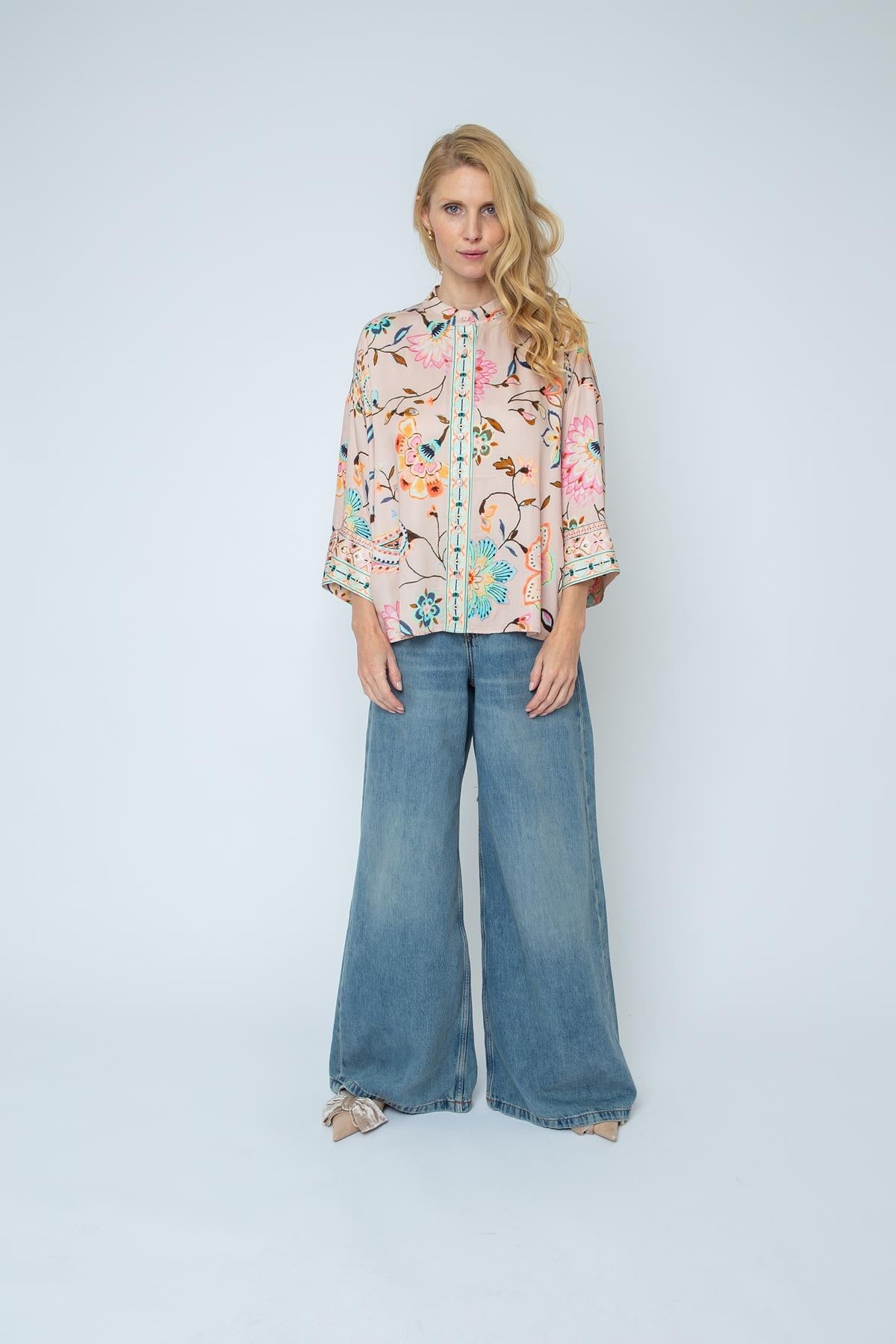 Bluse mit 3/4 lockeren Ärmeln sand multi flower bo Bluse Emily van den Bergh 