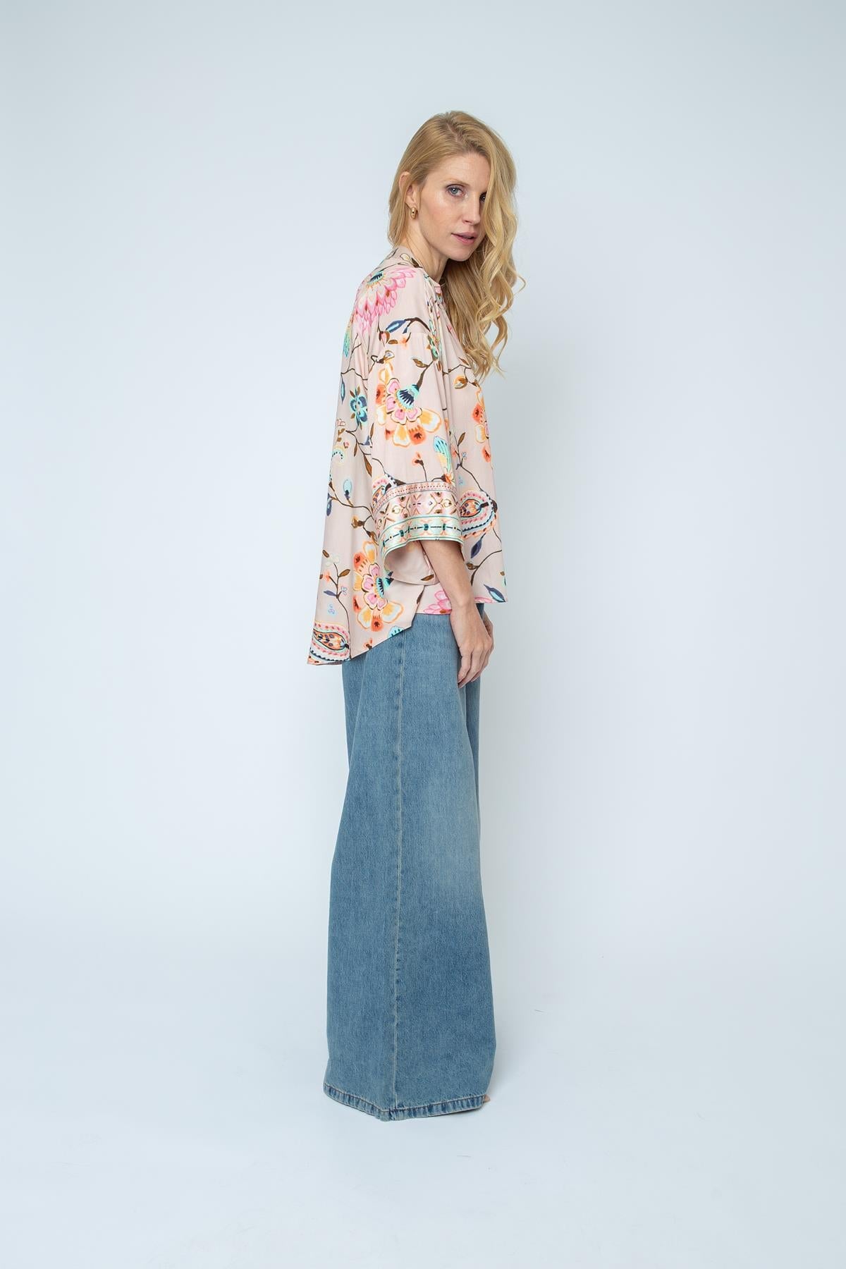 Bluse mit 3/4 lockeren Ärmeln sand multi flower bo Bluse Emily van den Bergh 