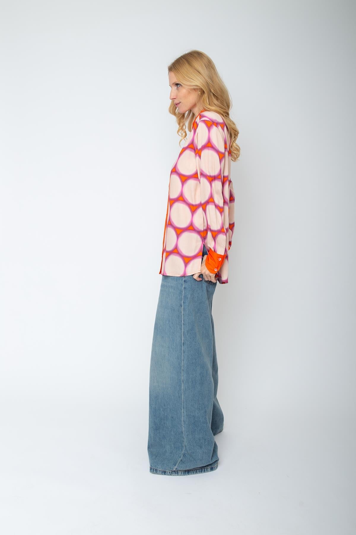 Bluse mit abgesetzem Kragen, Knopfleiste und Manschetten sand orange dot Bluse Emily van den Bergh 