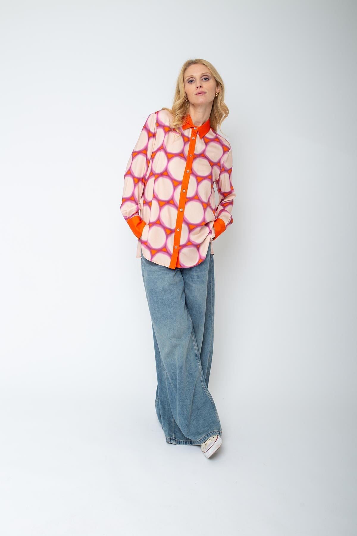 Bluse mit abgesetzem Kragen, Knopfleiste und Manschetten sand orange dot Bluse Emily van den Bergh 
