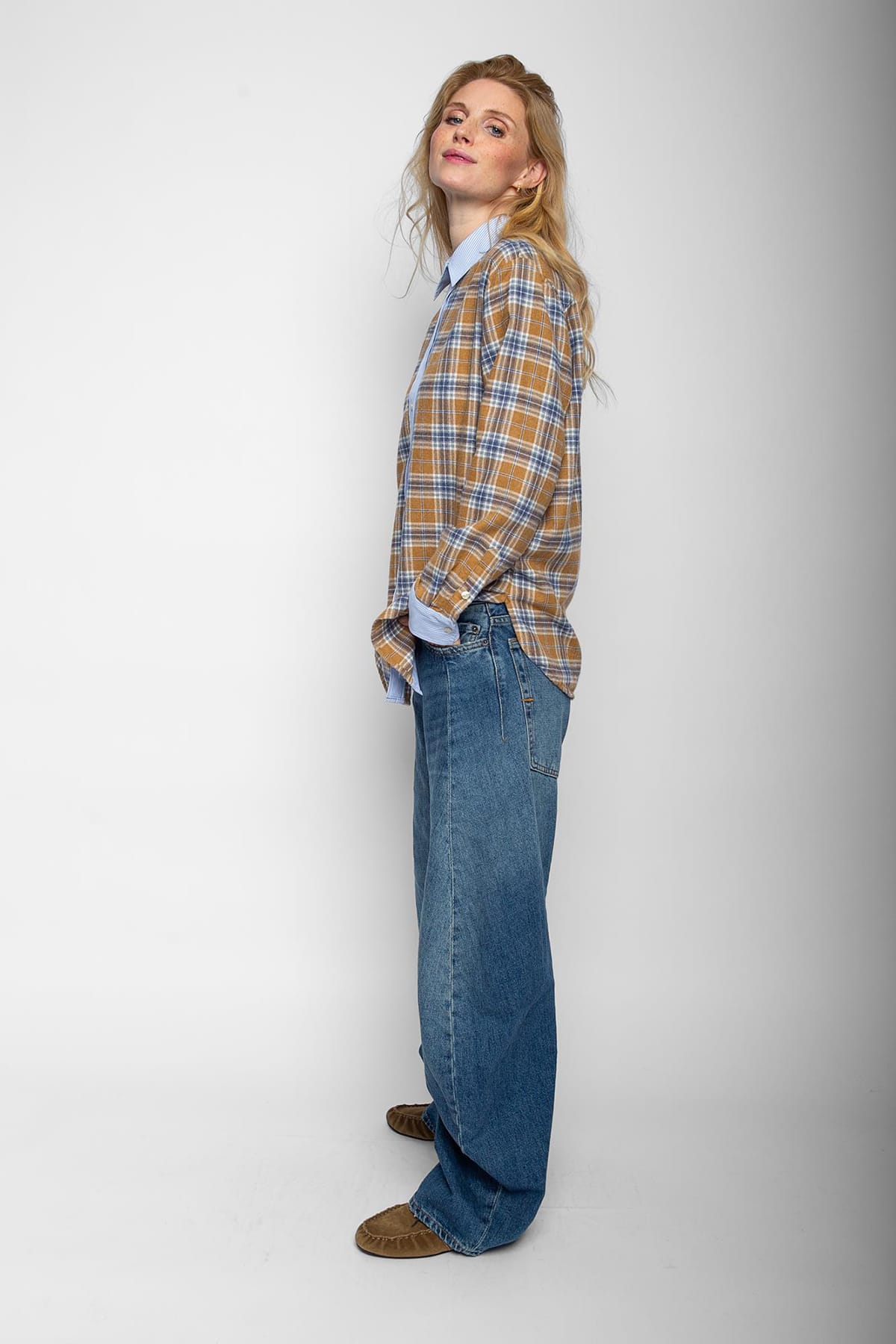 Bluse mit coolen Kontrastdetails denim gold check Bluse Emily van den Bergh 
