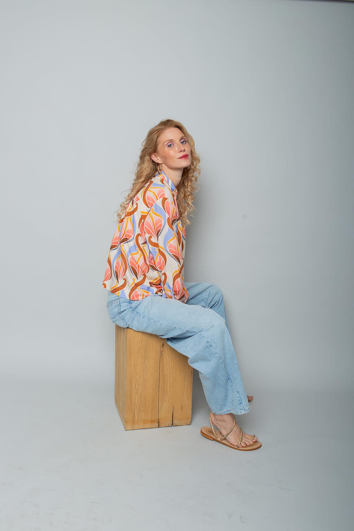 Bluse mit glockigem Rücken peach multi graphic Bluse Emily van den Bergh 