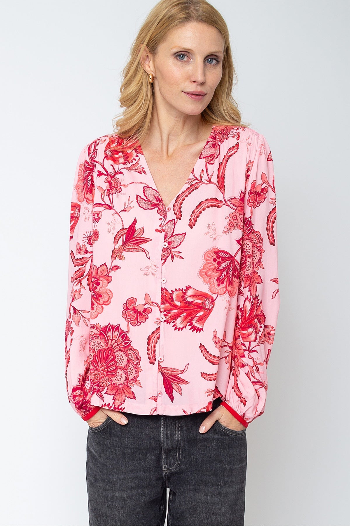 Bluse mit V-Ausschnitt rose red flowers Bluse Emily van den Bergh 