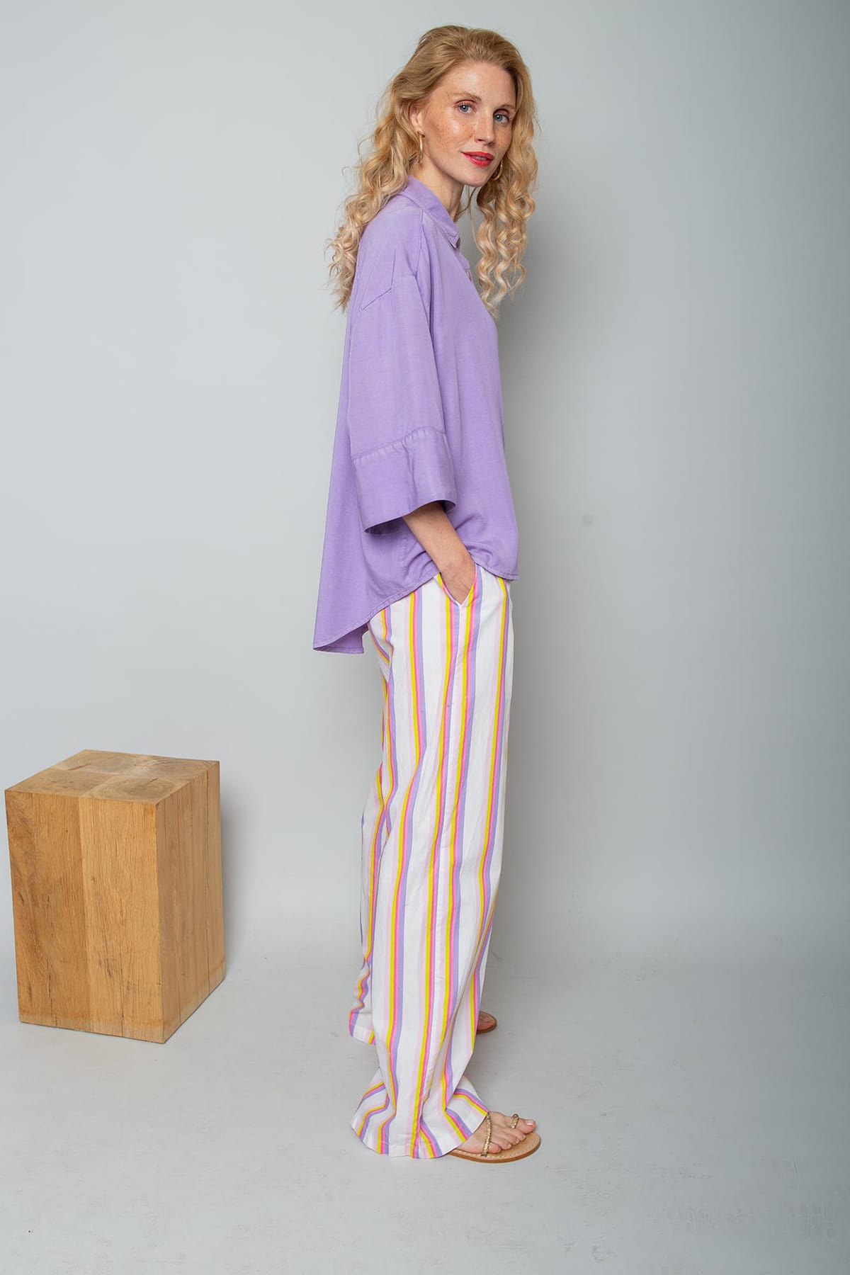 Hose moderner Streifendruck multi white stripe Hose Emily van den Bergh 