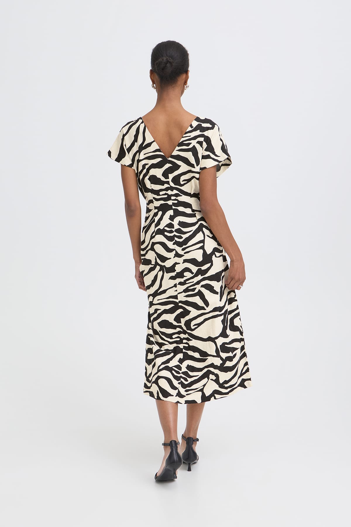 Kleid IHLINNO DR8 GRAPHIC ANIMAL Kleid ICHI 