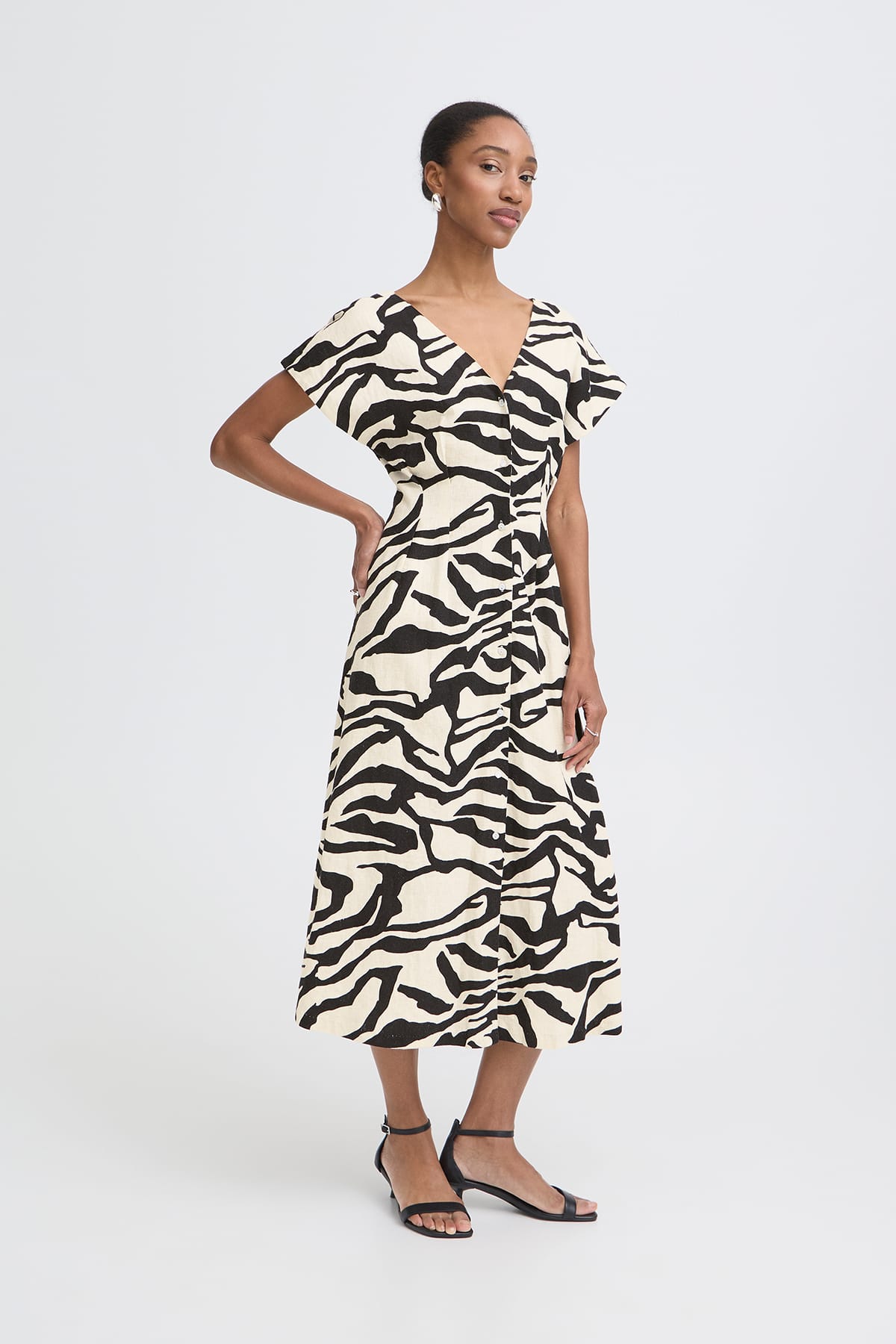 Kleid IHLINNO DR8 GRAPHIC ANIMAL Kleid ICHI 