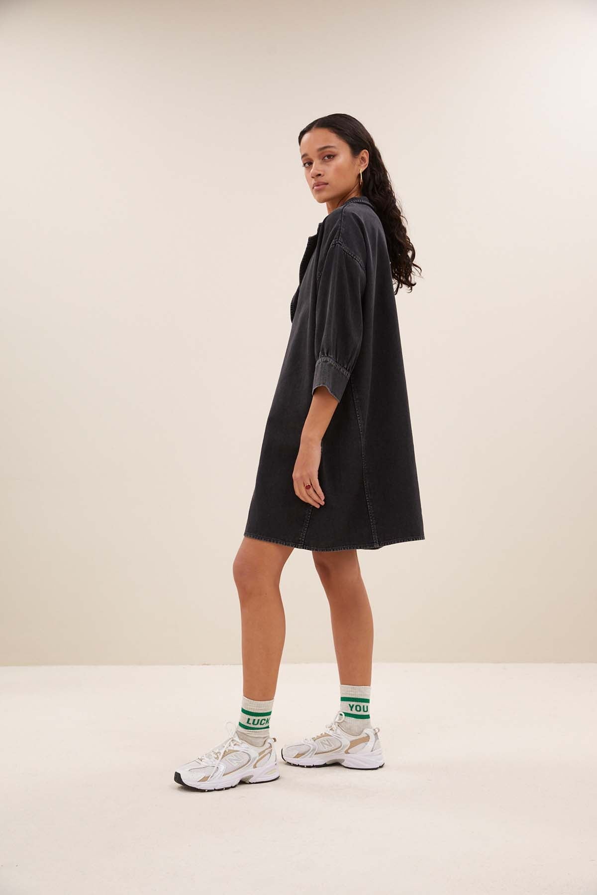 Kleid pino twill jet black Kleid By Bar 