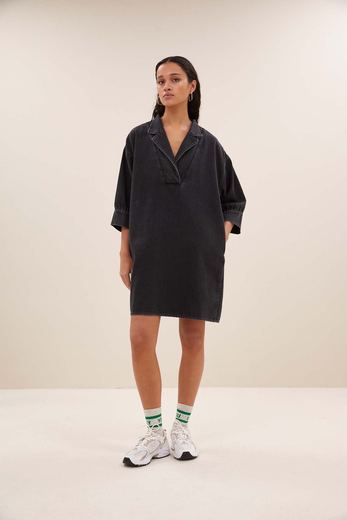 Kleid pino twill jet black Kleid By Bar 