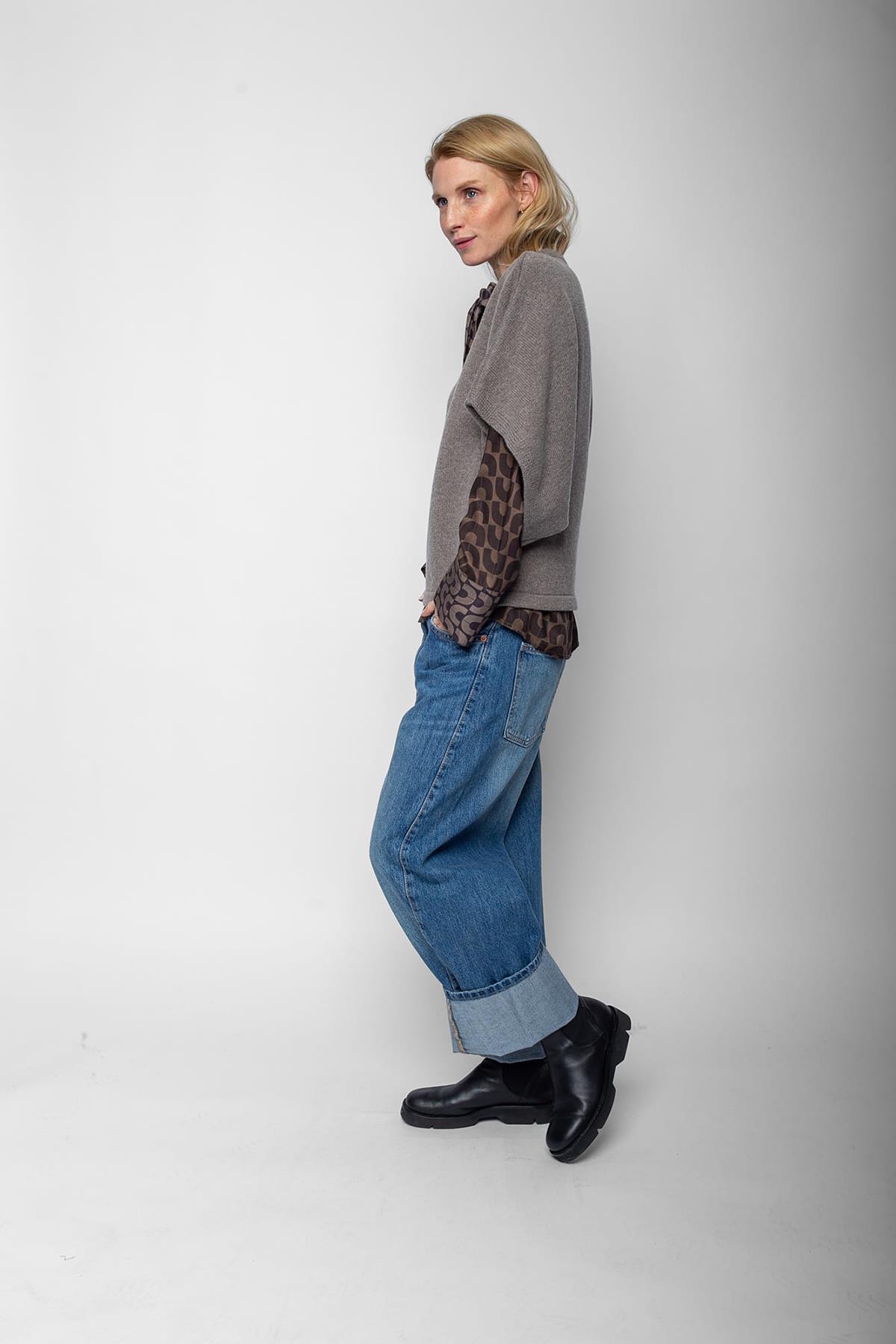 Pullunder oversized taupe Pullunder Emily van den Bergh 